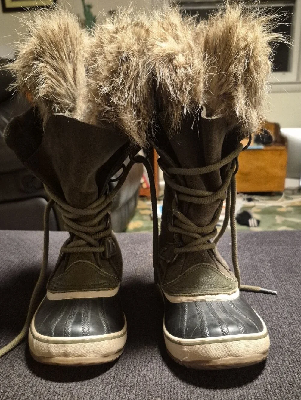 Sorel Women's Olive Green and Black Winter Fur-Trim Boots